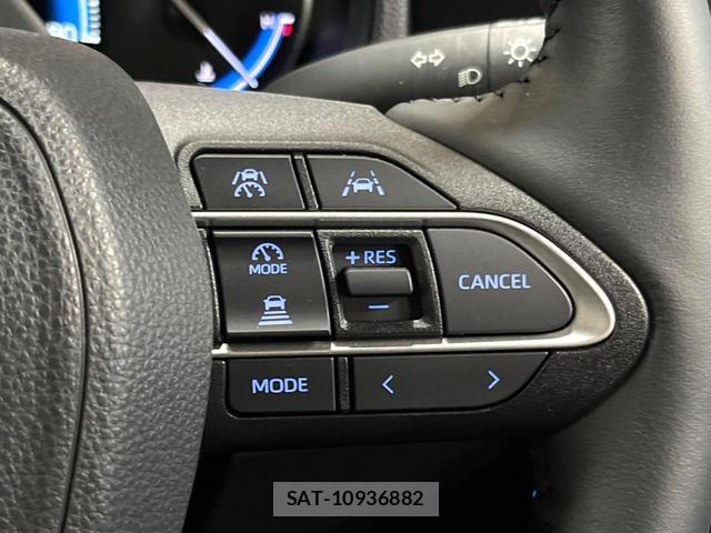Toyota VOXY 2024-08 8647293-5