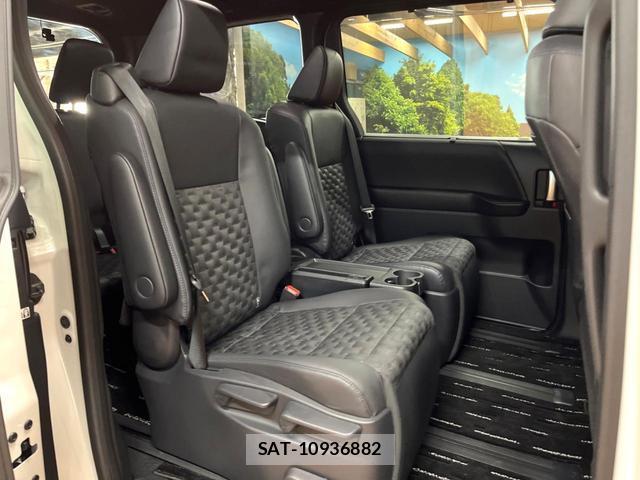 Toyota VOXY 2024-08 8647293-8
