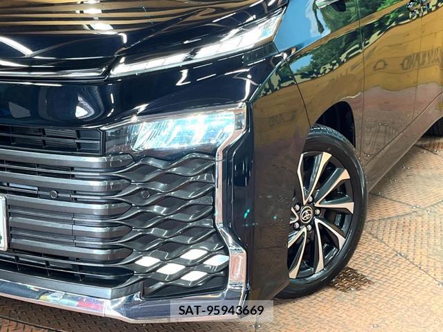 Toyota VOXY 2023-11 8647310-11