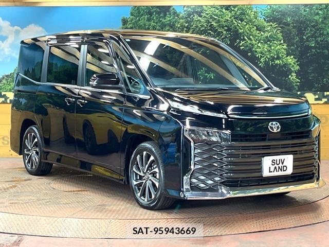 Toyota VOXY 2023-11 8647310-15