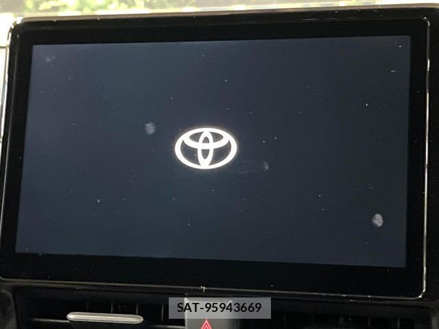 Toyota VOXY 2023-11 8647310-2