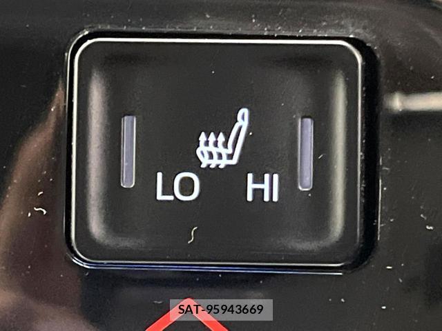 Toyota VOXY 2023-11 8647310-5