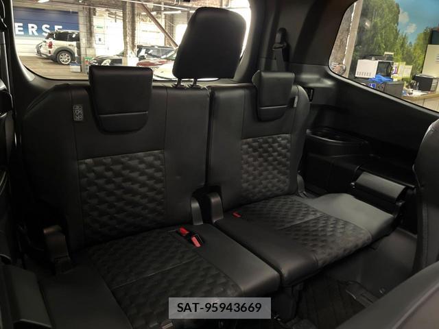 Toyota VOXY 2023-11 8647310-9