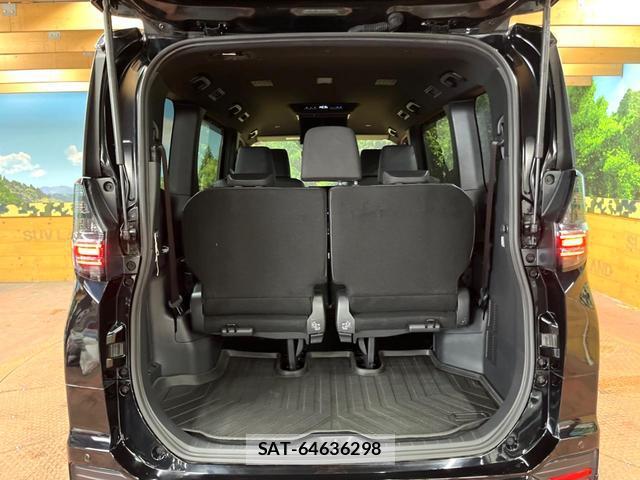 Toyota VOXY 2023-12 8647319-10