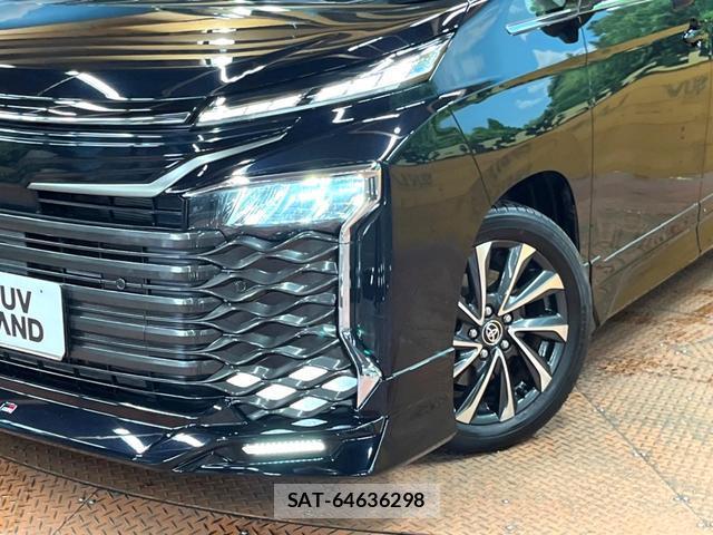 Toyota VOXY 2023-12 8647319-12