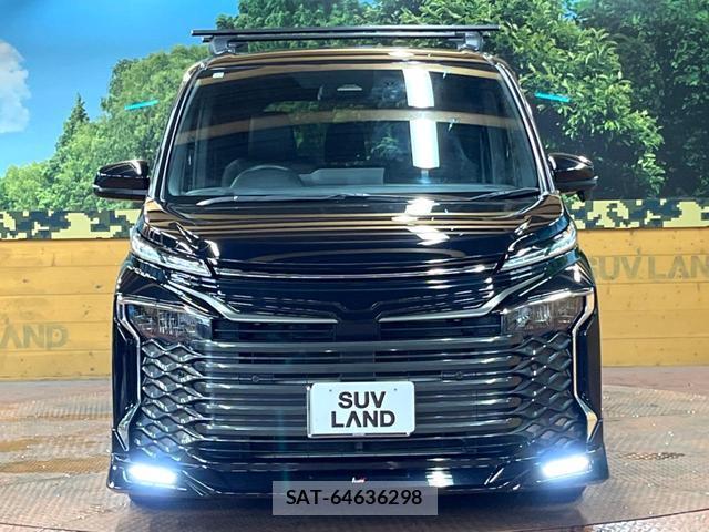 Toyota VOXY 2023-12 8647319-14
