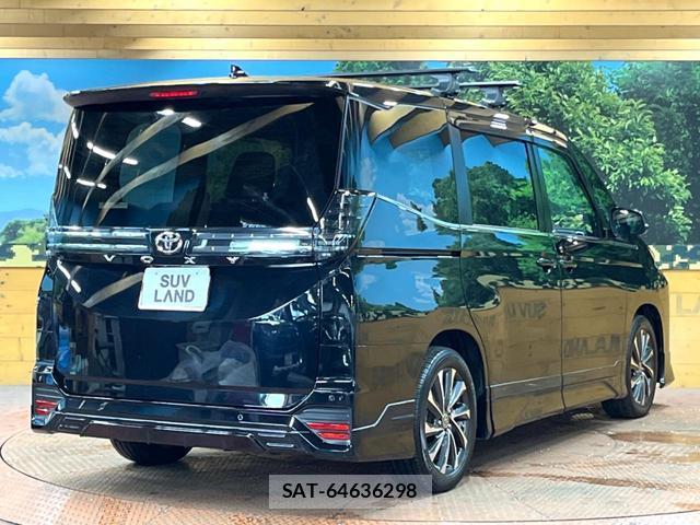 Toyota VOXY 2023-12 8647319-17