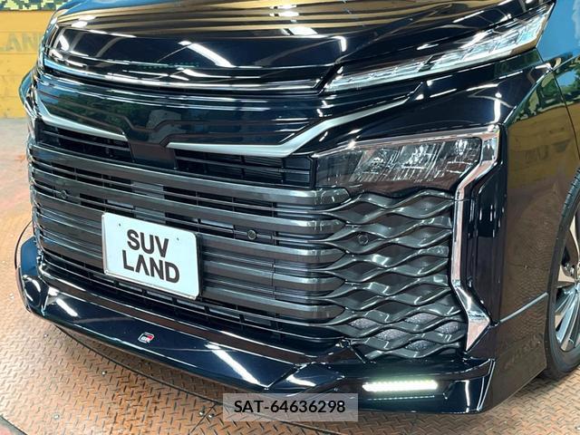 Toyota VOXY 2023-12 8647319-2