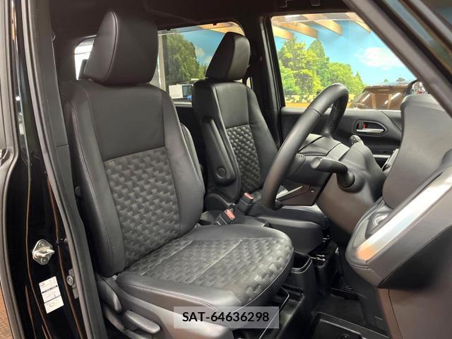 Toyota VOXY 2023-12 8647319-7