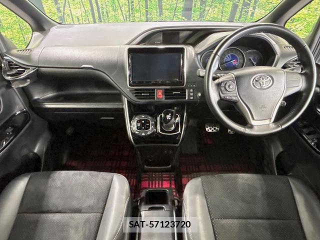 Toyota VOXY 2021-03 8647519-1