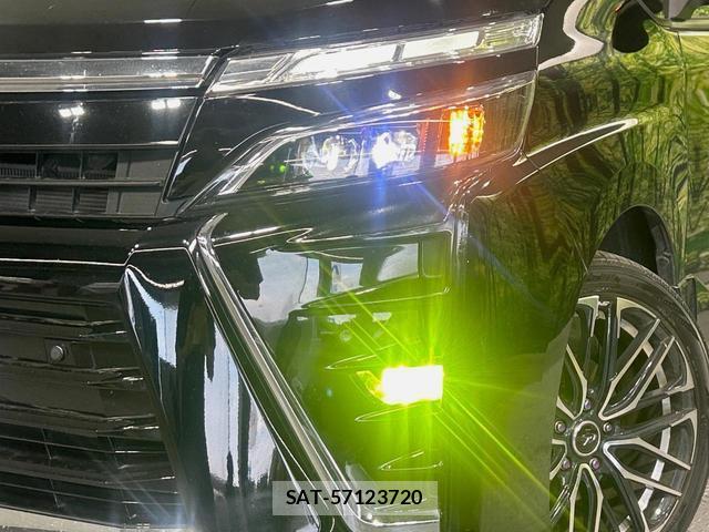 Toyota VOXY 2021-03 8647519-12