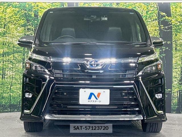 Toyota VOXY 2021-03 8647519-14