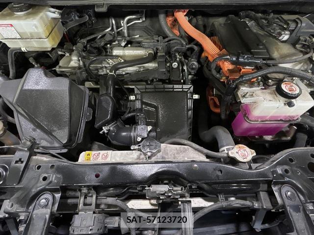 Toyota VOXY 2021-03 8647519-18