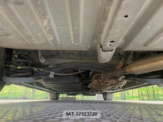 Toyota VOXY 2021-03 8647519-19