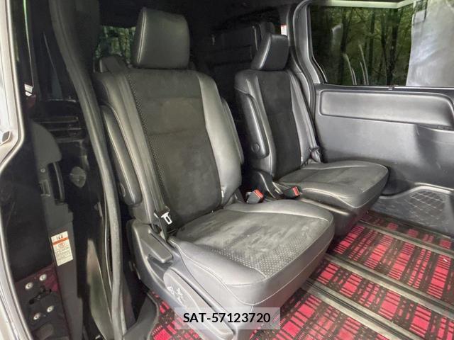Toyota VOXY 2021-03 8647519-8
