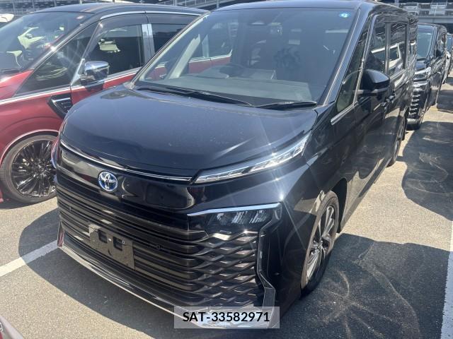 Toyota VOXY 2022-05 8647584-0