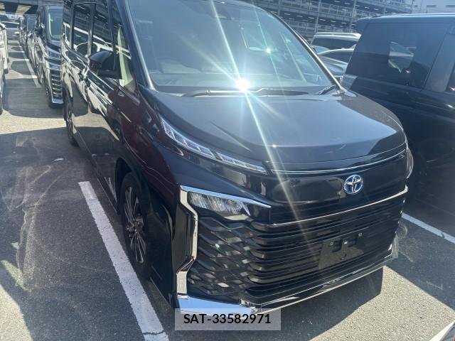 Toyota VOXY 2022-05 8647584-1