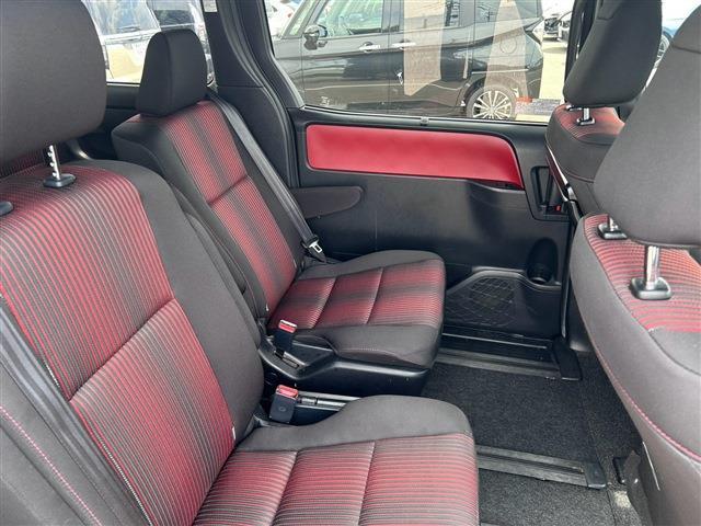 Toyota VOXY 2020-12 8647631-14