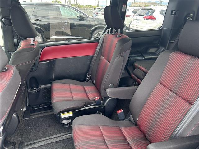 Toyota VOXY 2020-12 8647631-15