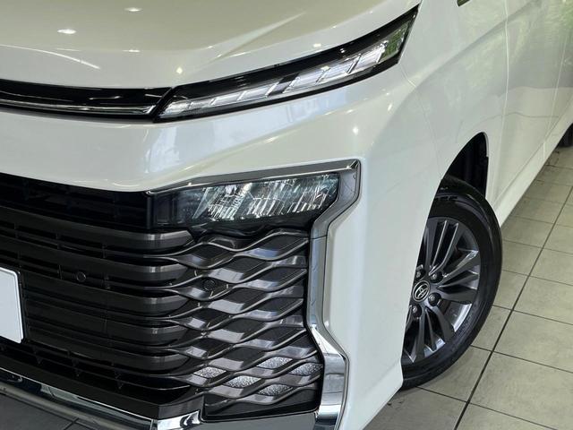 Toyota VOXY 2025-09 8647635-12