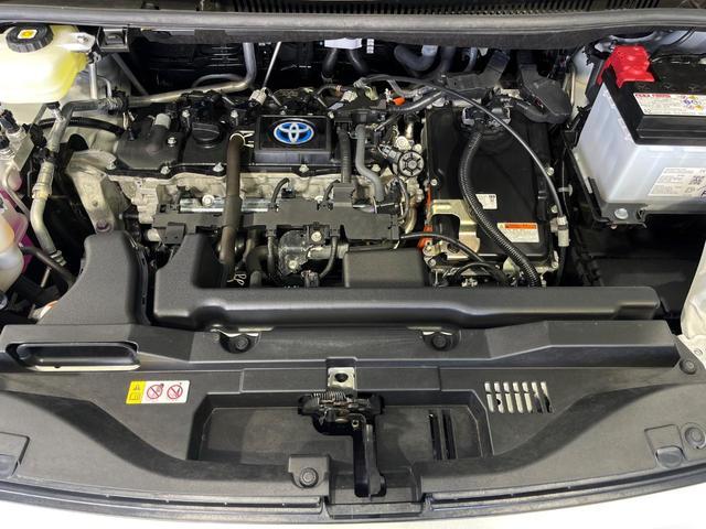 Toyota VOXY 2025-09 8647635-17