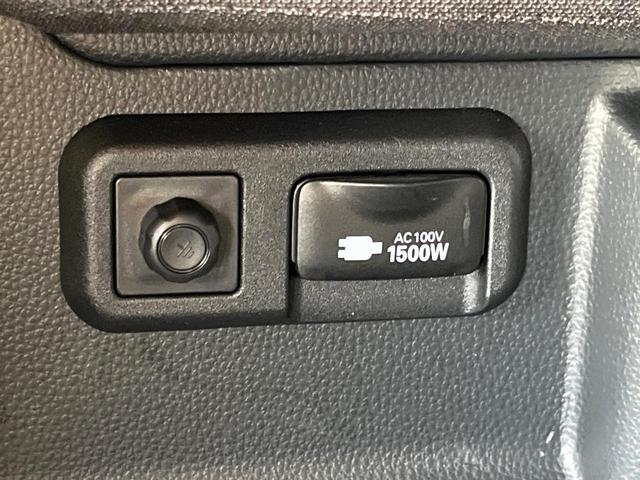Toyota VOXY 2025-09 8647635-6