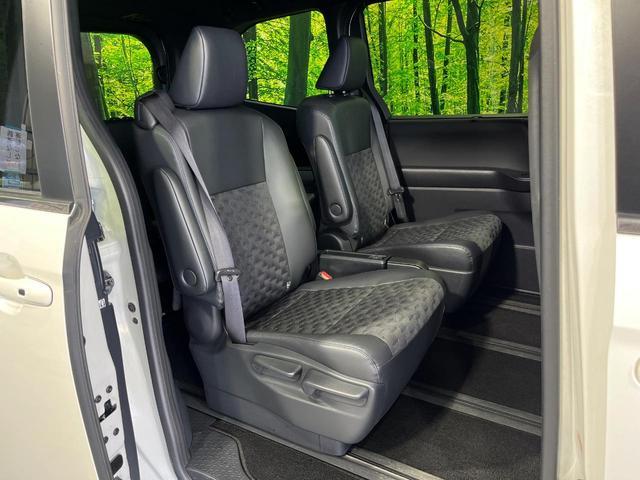Toyota VOXY 2025-09 8647635-8