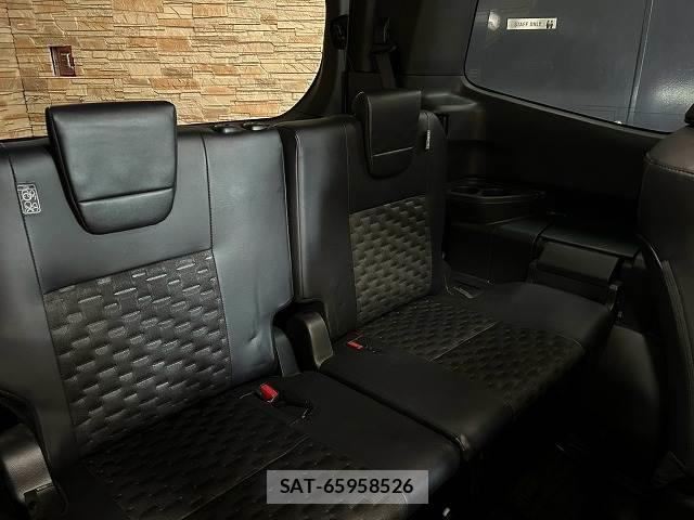 Toyota VOXY 2023-07 8647650-11
