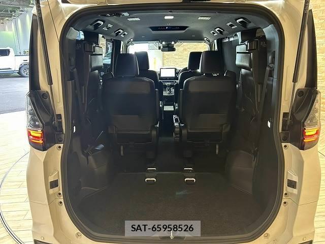 Toyota VOXY 2023-07 8647650-12