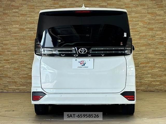 Toyota VOXY 2023-07 8647650-15