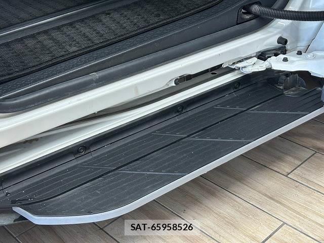 Toyota VOXY 2023-07 8647650-5