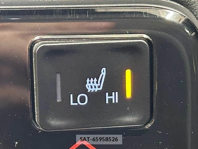 Toyota VOXY 2023-07 8647650-7