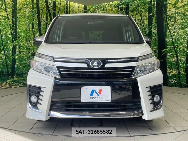 Toyota VOXY 2015-11 8647829-14