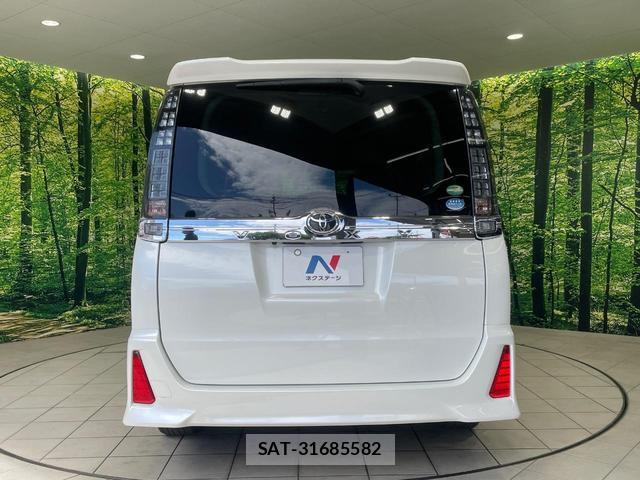 Toyota VOXY 2015-11 8647829-15