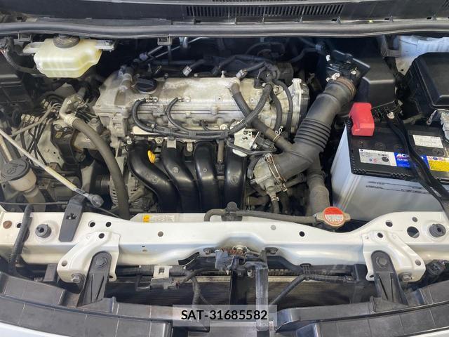 Toyota VOXY 2015-11 8647829-17