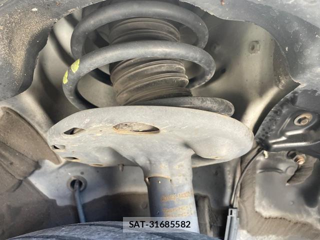 Toyota VOXY 2015-11 8647829-19