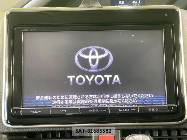 Toyota VOXY 2015-11 8647829-3