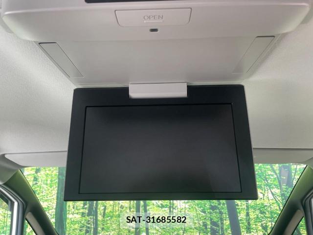 Toyota VOXY 2015-11 8647829-4