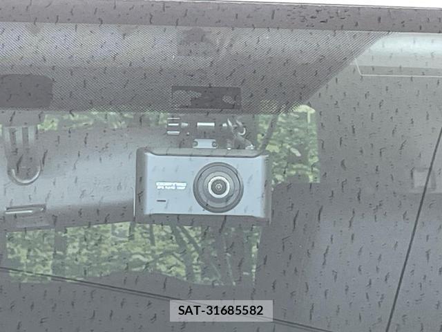 Toyota VOXY 2015-11 8647829-6
