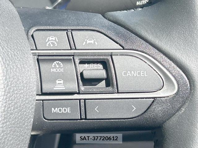 Toyota VOXY 2023-04 8647867-6