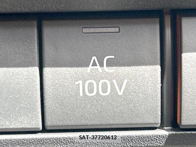 Toyota VOXY 2023-04 8647867-9