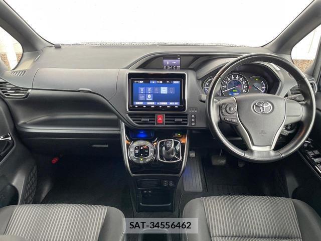Toyota VOXY 2019-05 8647994-1