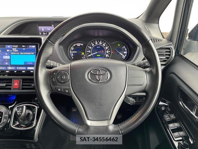 Toyota VOXY 2019-05 8647994-10