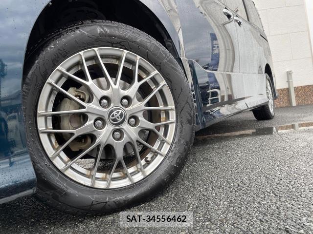 Toyota VOXY 2019-05 8647994-12