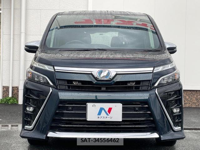 Toyota VOXY 2019-05 8647994-13