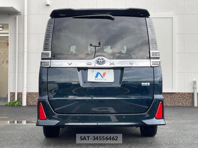 Toyota VOXY 2019-05 8647994-14