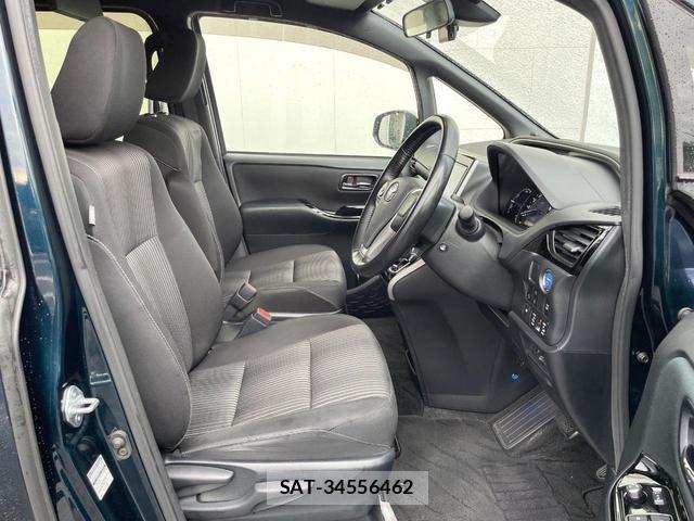 Toyota VOXY 2019-05 8647994-7