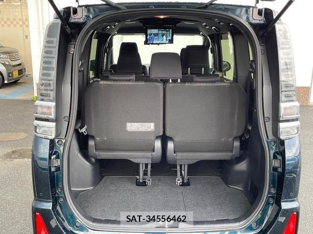 Toyota VOXY 2019-05 8647994-9