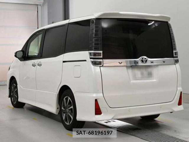 Toyota VOXY 2021-08 8648031-1