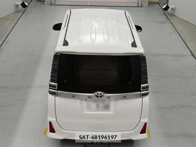Toyota VOXY 2021-08 8648031-10